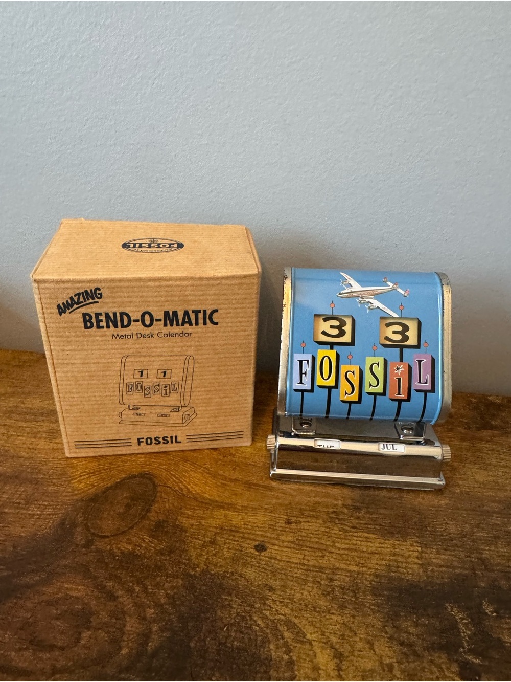 Fossil Bend-O-Matic Metal Desk Calendar Retro Airplane‎ Atomic Design With Box